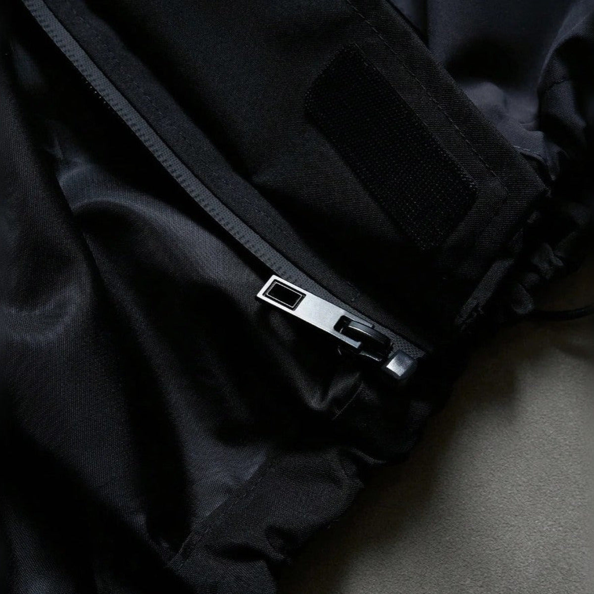 Apex Windbreaker – noir